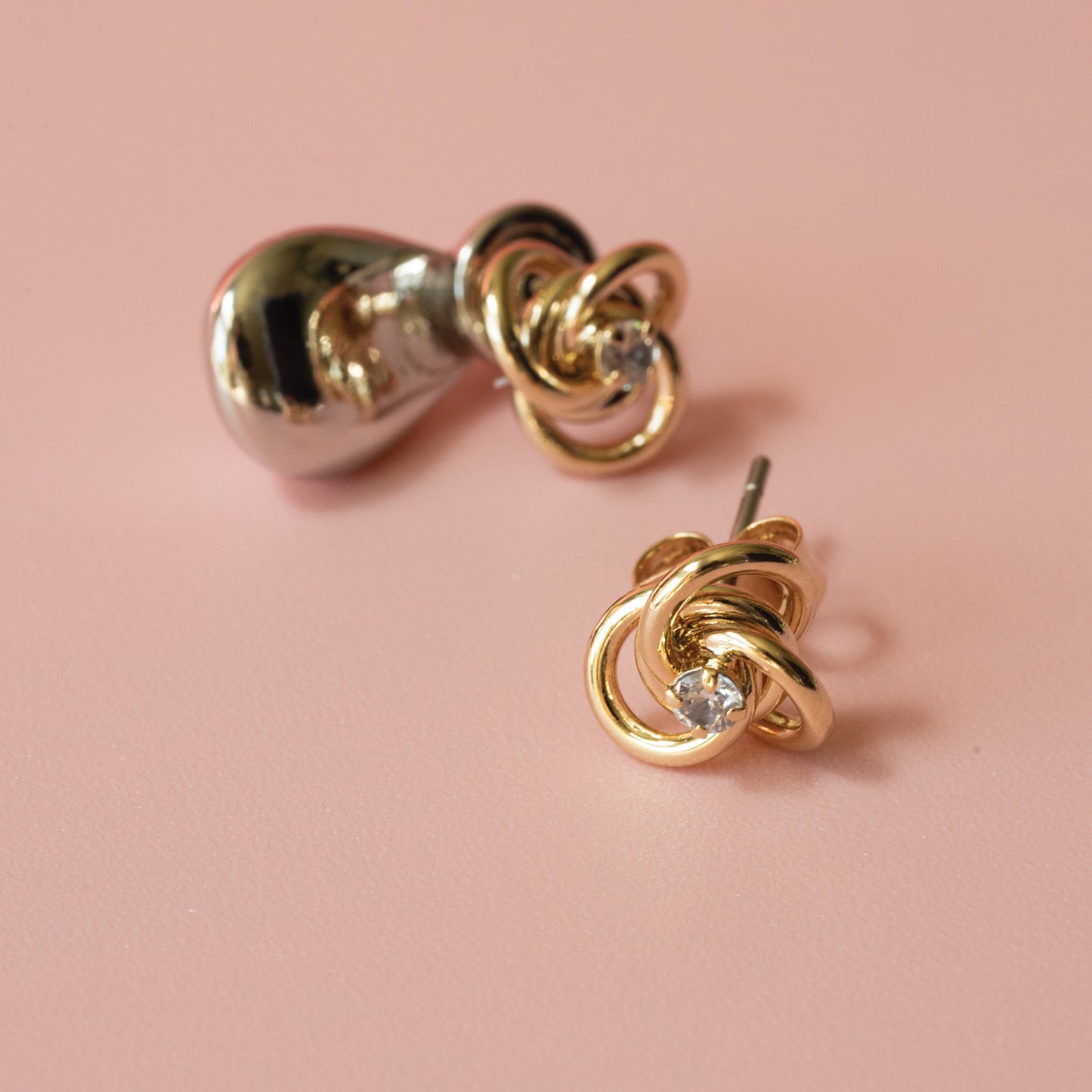 Flor Duo Studs